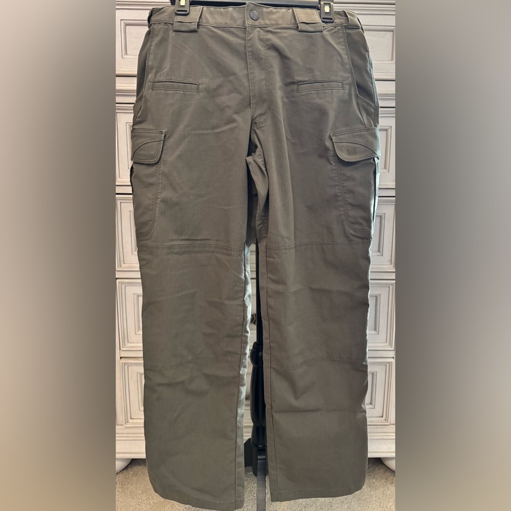 5.11 Tactical Men's Green Cargo Pants Size 34/32